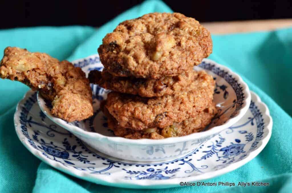 Chewy Oatmeal Date Raisin Nut Cookies oatmeal cookies