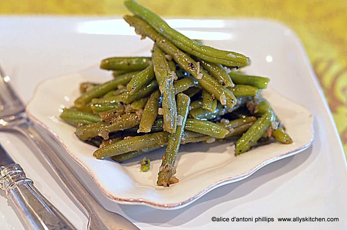 Din Tai Fung Green Beans (Copycat) - CJ Eats Recipes