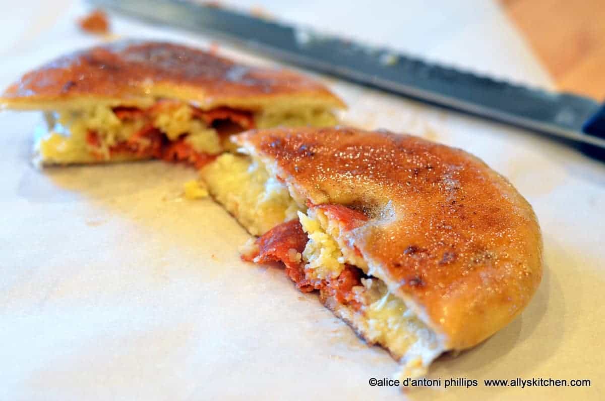 Pepperoni Pizza Grilled Sandwiches Recipe: How to Make It