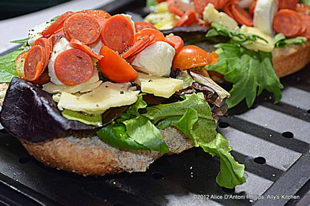 hamburger bun baby pizza