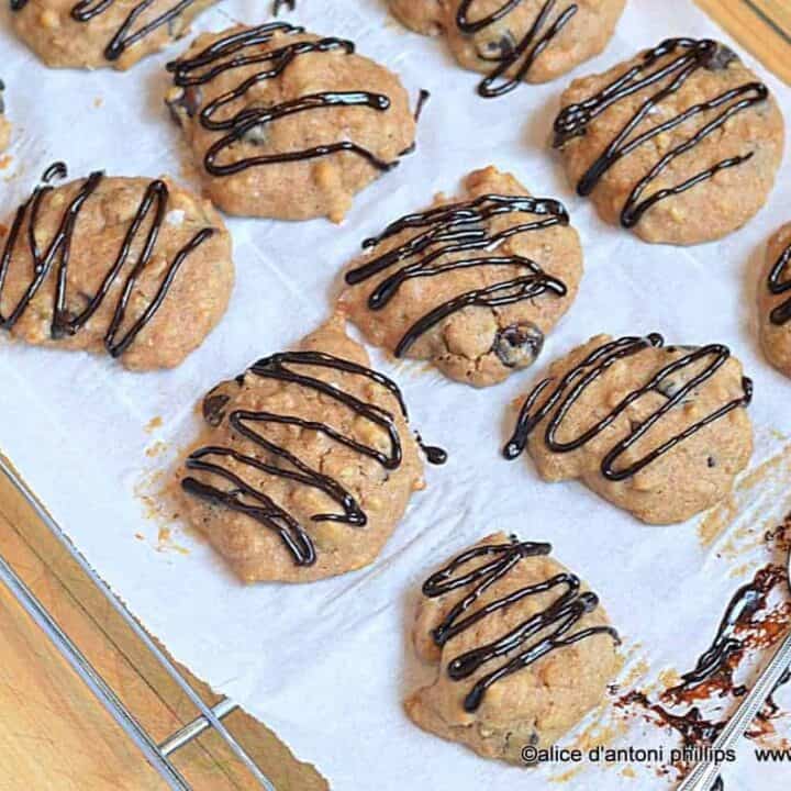 Cayenne Spiced Oatmeal Chocolate Cakies