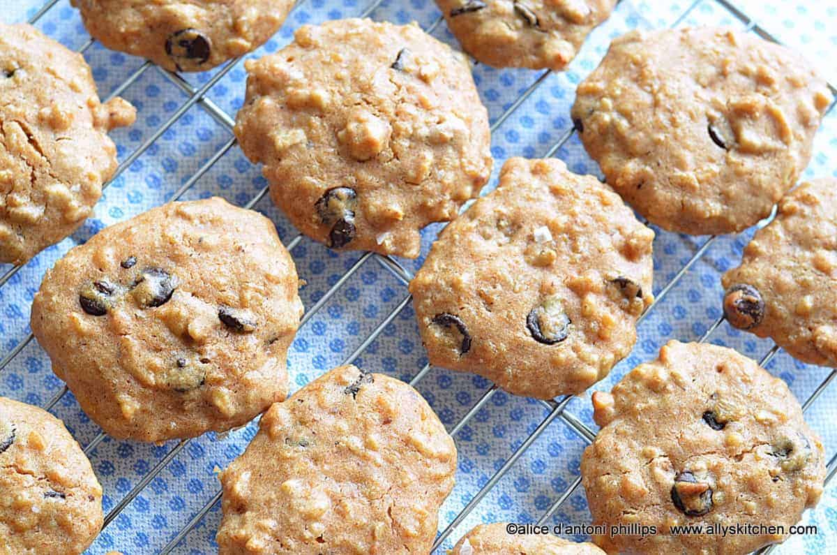 Cayenne Spiced Oatmeal Chocolate Cakies