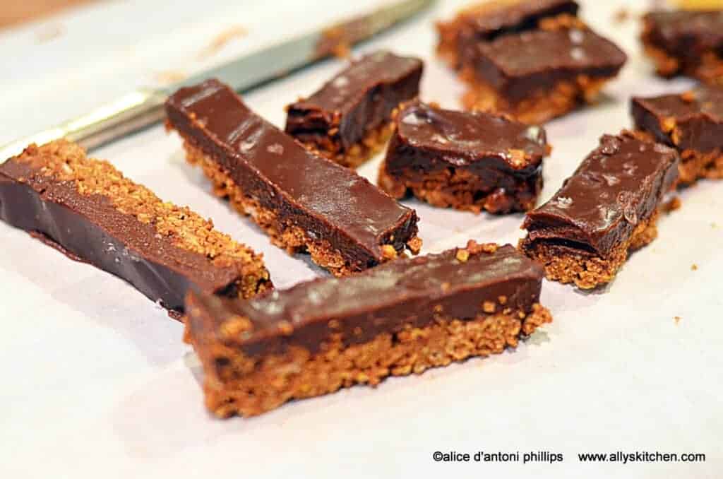 ~ biscoff chocolate crumbly sticks & bites~