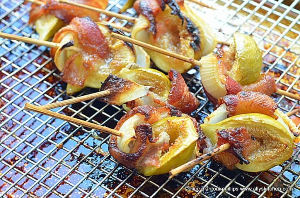~fig bacon onion bundle with bourbon brown sugar drizzle~