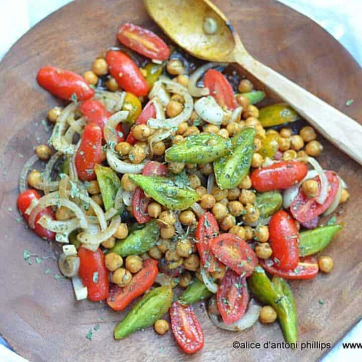 za'atar garbanzo beans & heirloom tomatoes