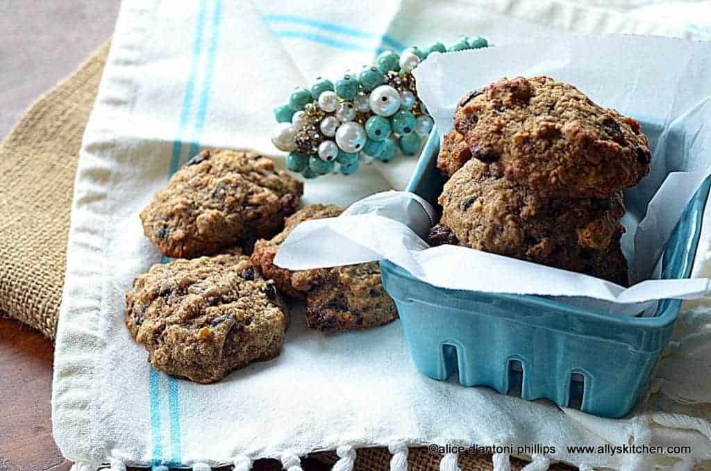 ~pineapple date current oatmeal cakies~