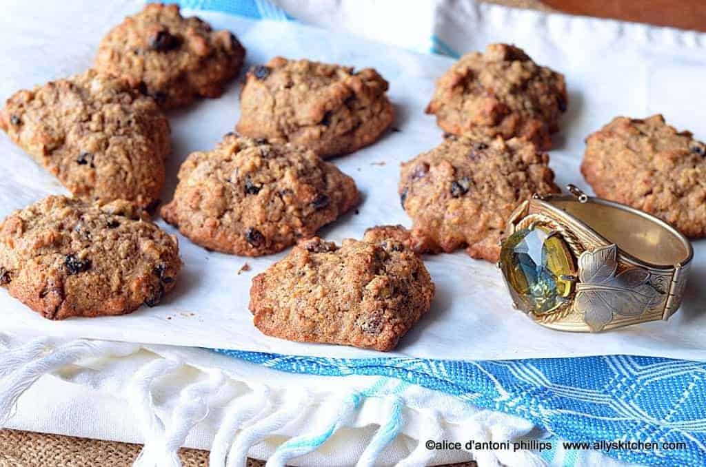 ~pineapple date current oatmeal cakies~