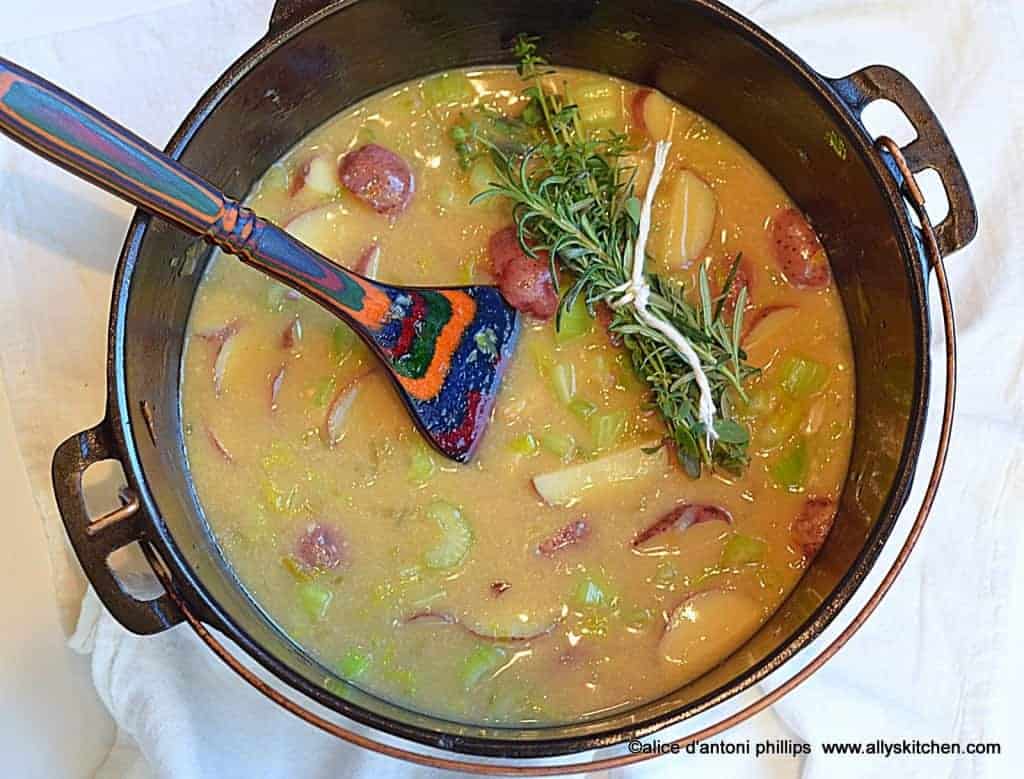 ~chunky red potato, green chili and white cheddar soup~