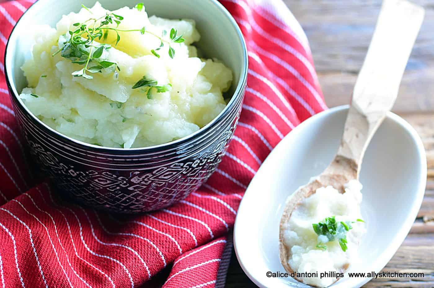 garlic onion rustic mashed potatoes with fresh herbs