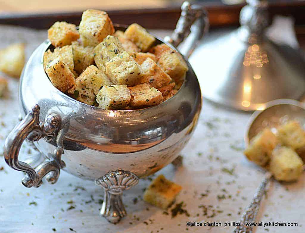 olive oil cilantro croutons