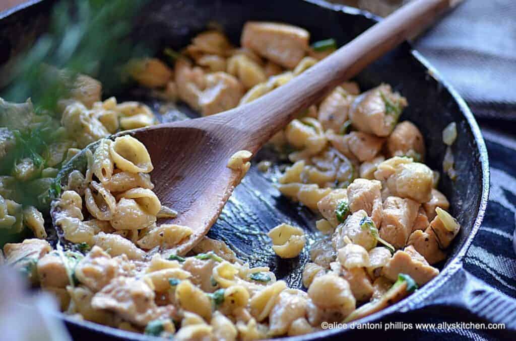 italian chicken with creamy garlic shells