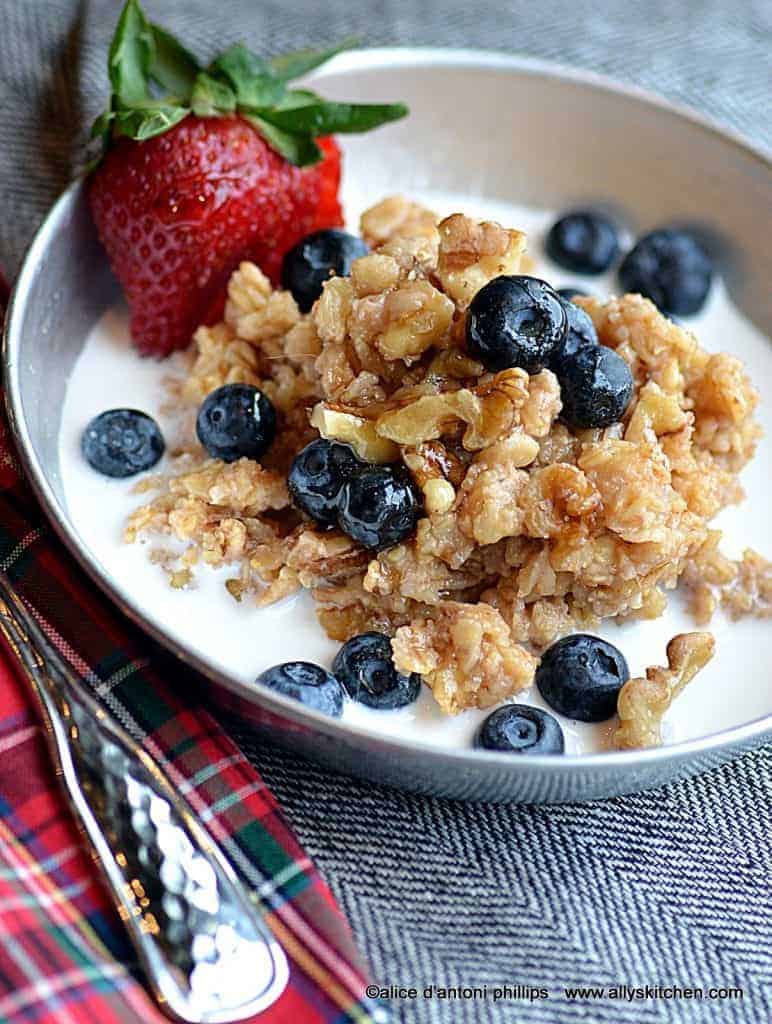 citrus honey nut oatmeal with cream & fresh fruit