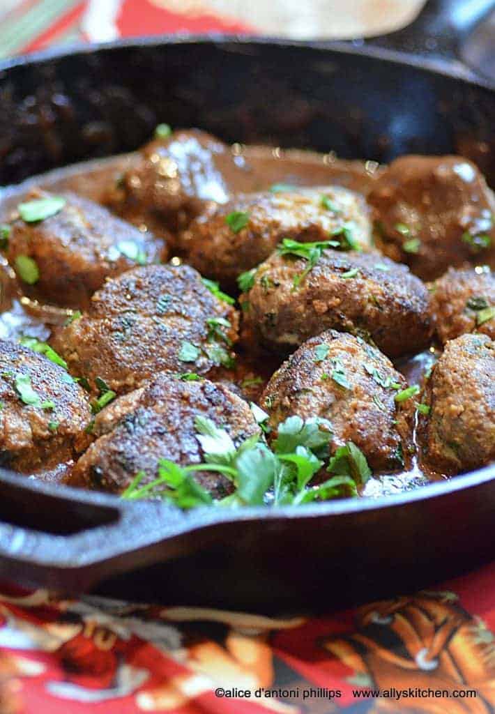 country style beef meatballs with gravy