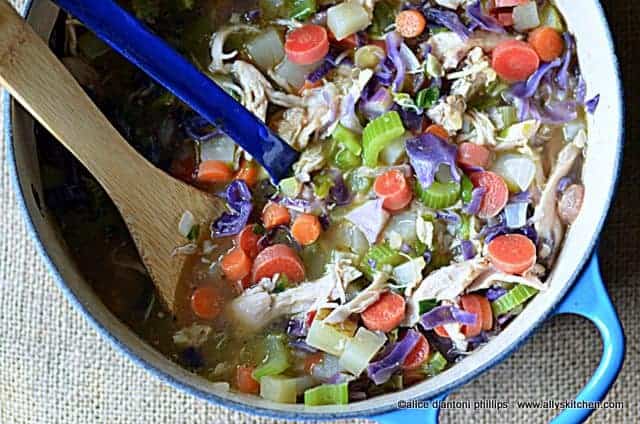 eastern european chicken cabbage soup