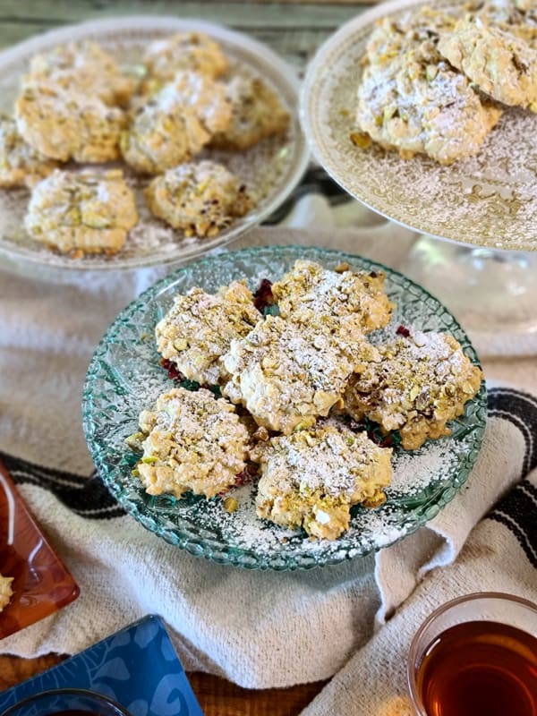 persian walnut cookies (naan-e gerdooi) | walnut cookies | persian cookies