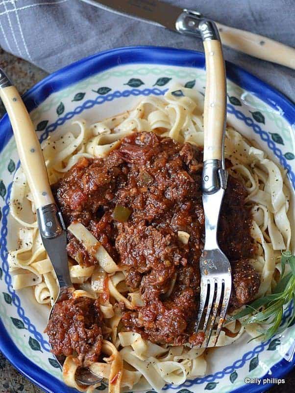 /photos/3376078-goulash-beeing