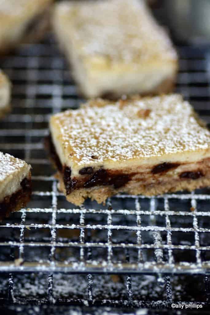 chocolate banana cheesecake bites