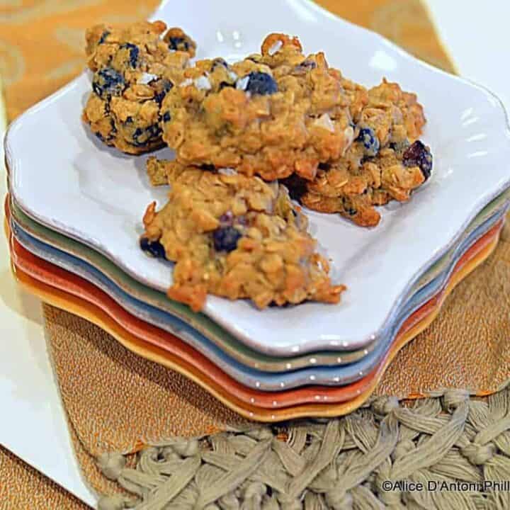 wild blueberry pistachio oatmeal cookies