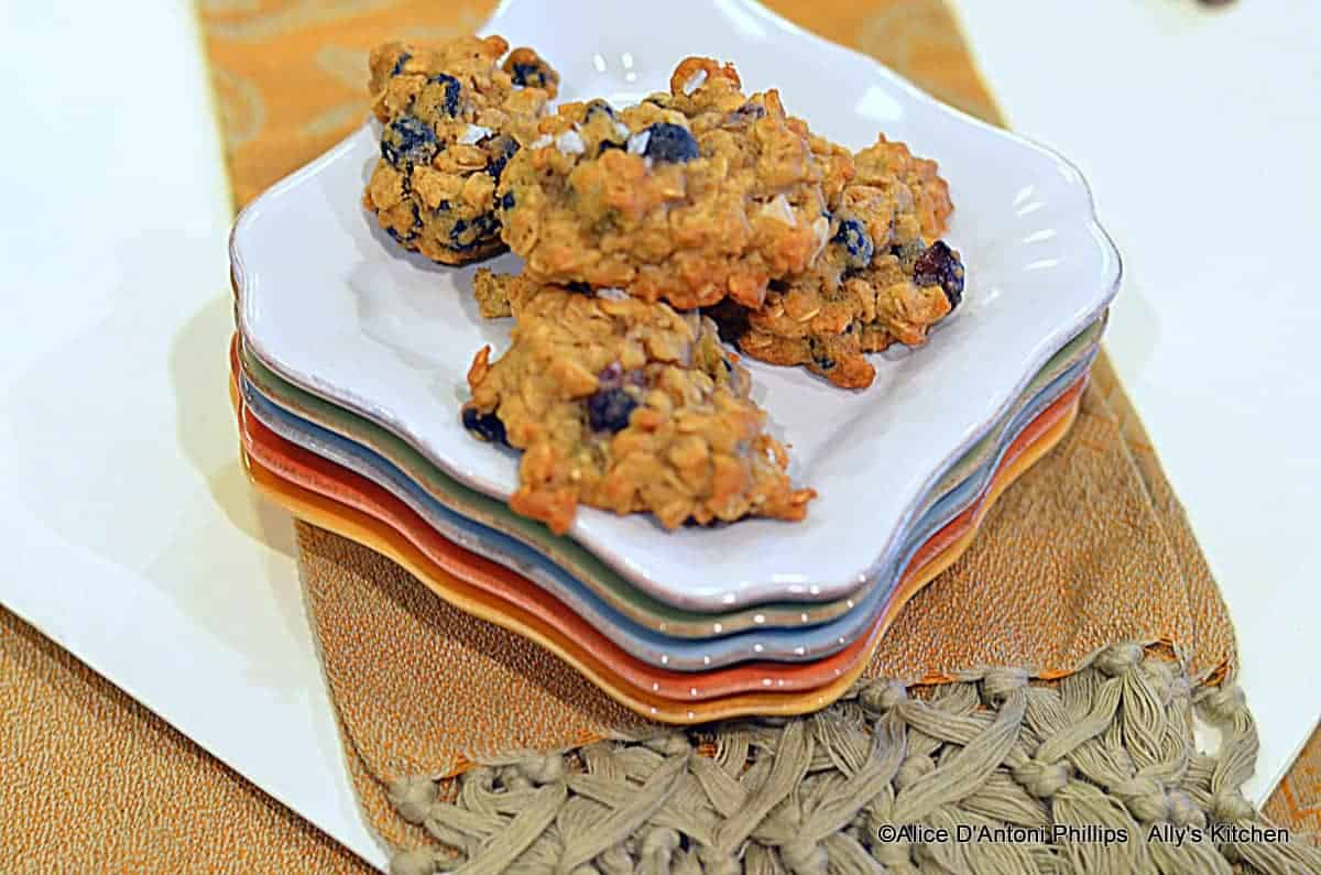 wild blueberry pistachio oatmeal cookies