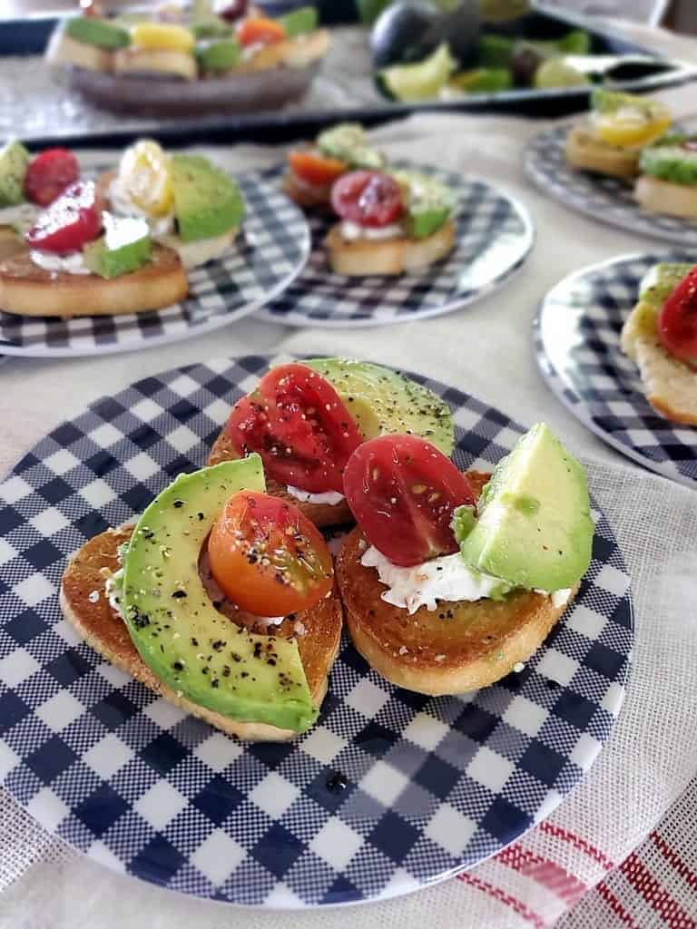 avocado crostini