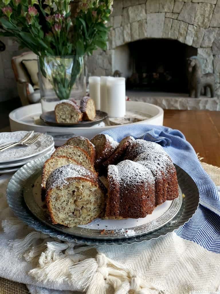 banana walnut bundt cake