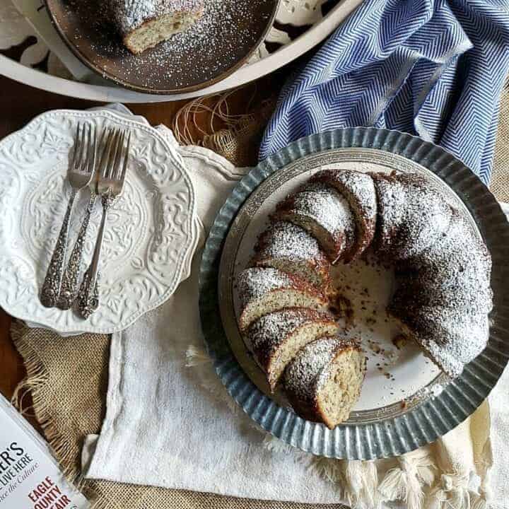 banana walnut bundt cake