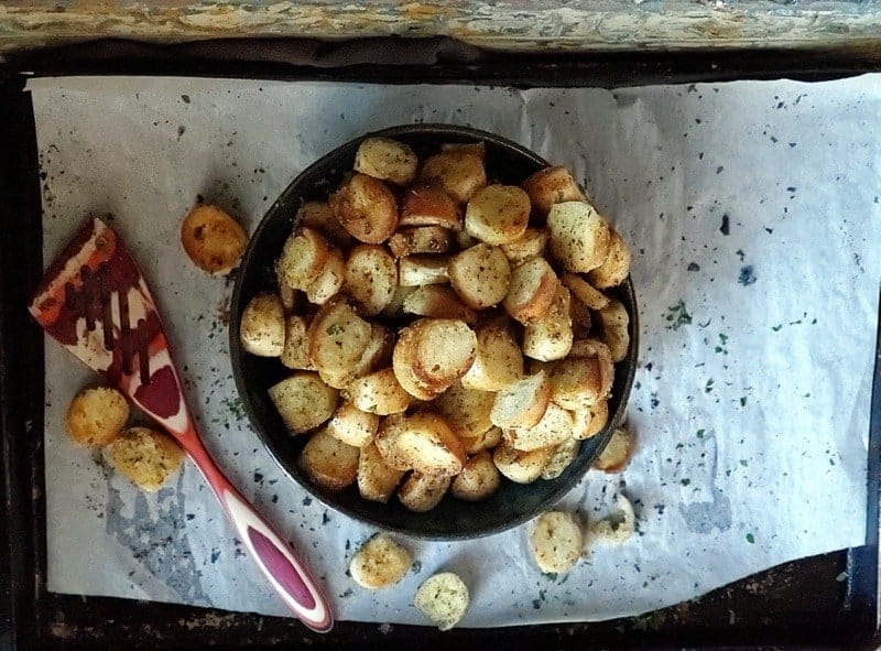 bagel garlic croutons