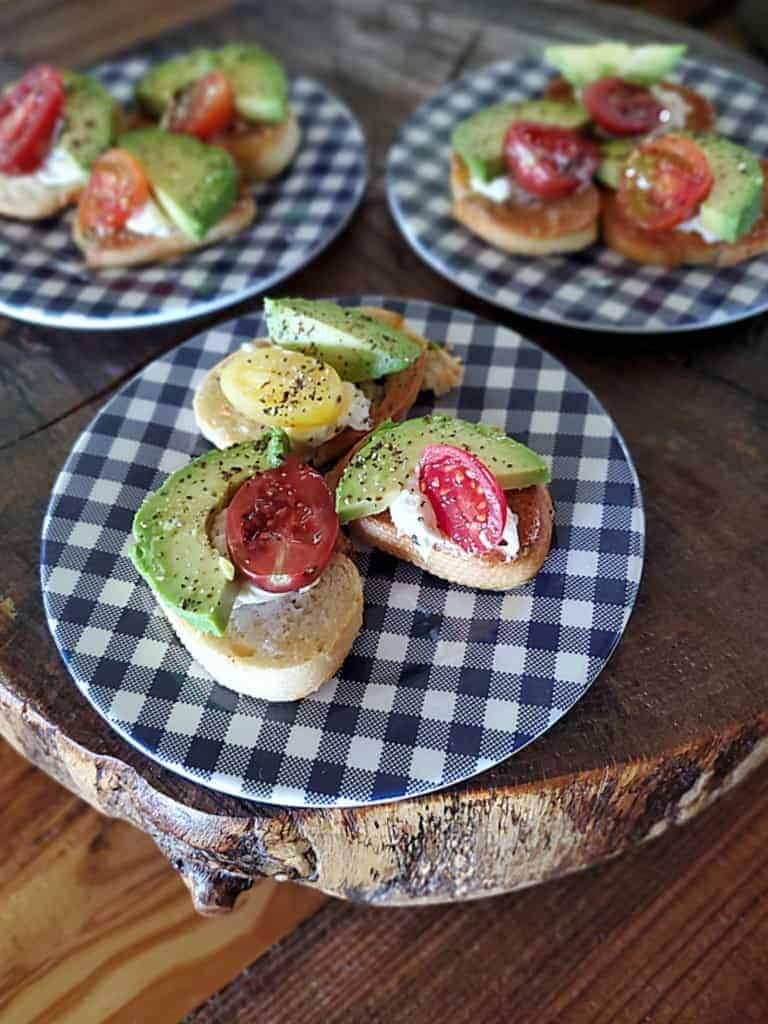 avocado crostini