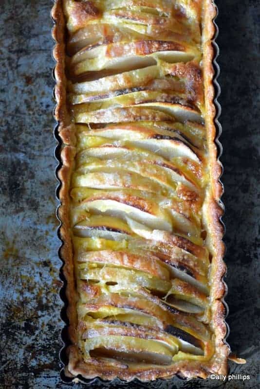 apple custard tart