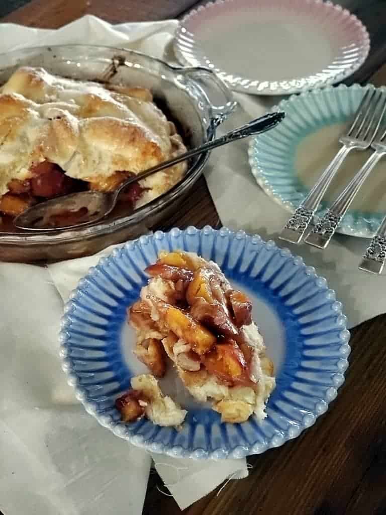 southern cinnamon peach pie