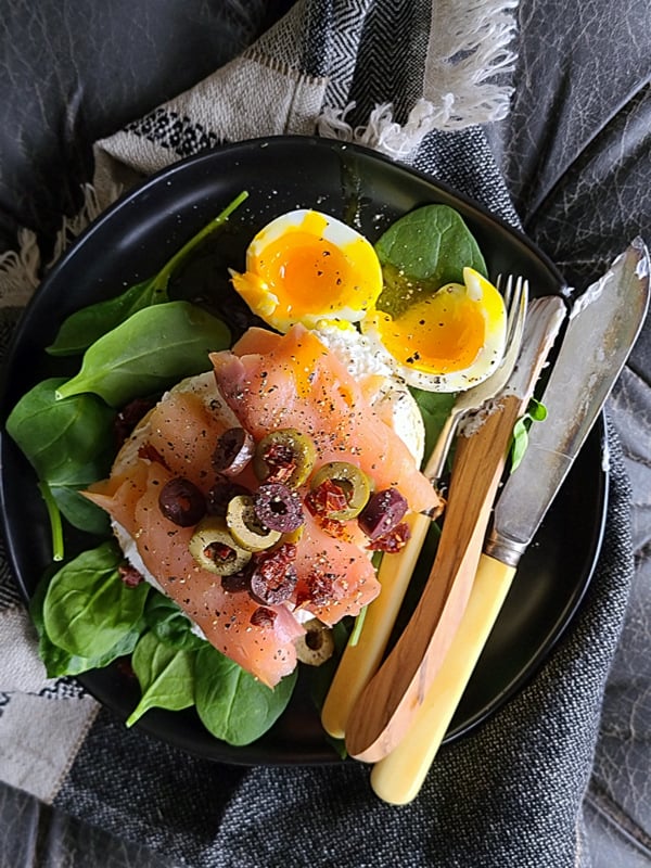 smoked salmon bagel