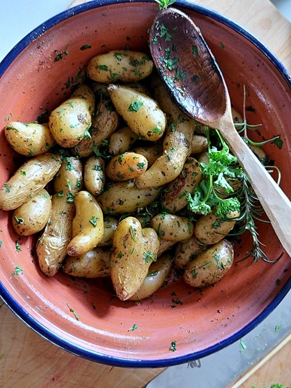 Easy Greek Fingerling Potatoes