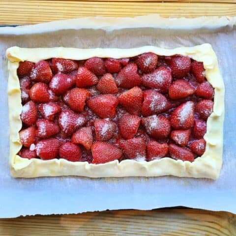 Rhubarb Strawberry Flat Pie