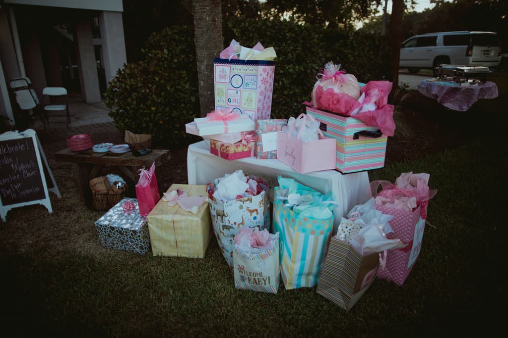 Easy Outdoor Couples Baby Shower Ideas