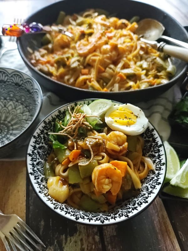 Thai Red Curry Shrimp Noodles