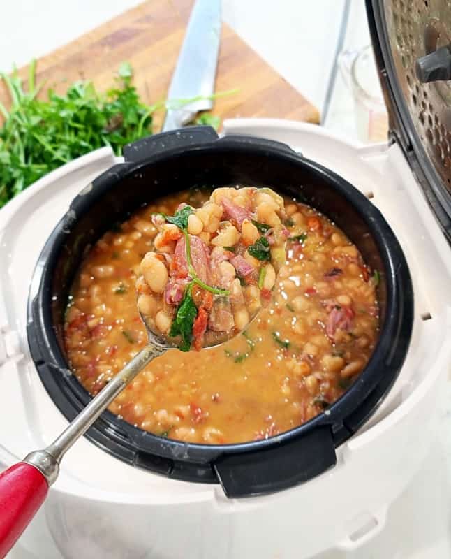 Four Bean Crockpot Chili - Sparkles of Sunshine