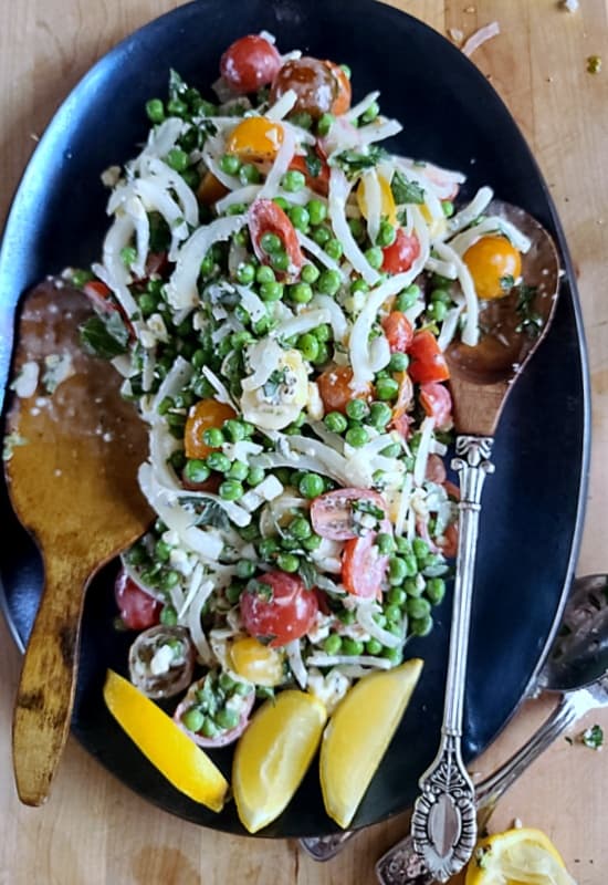 The Best Mediterranean Green Pea Tomato Salad