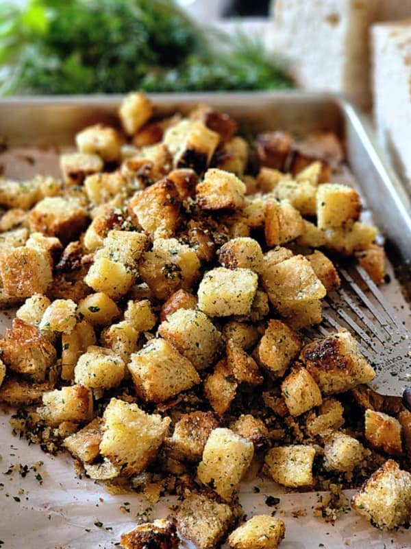 How to Make Homemade Croutons