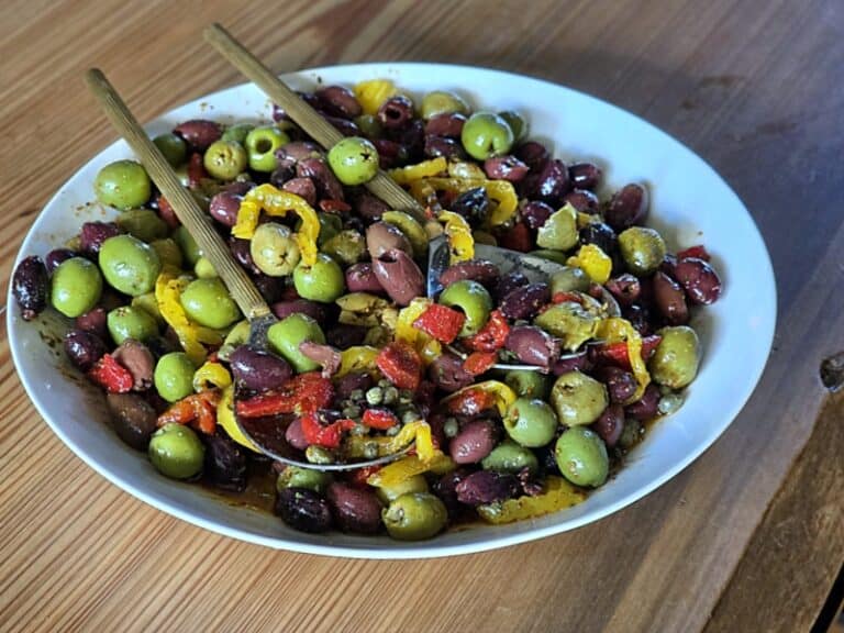 Moroccan Olive Salad