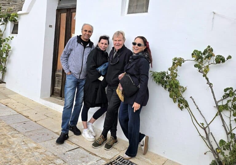 how to pack light and look chic