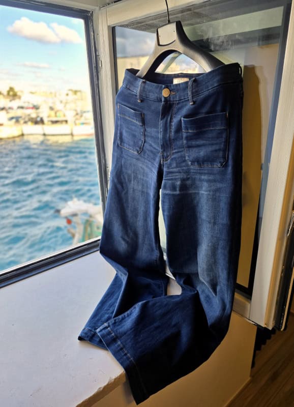 how to pack light and look chic