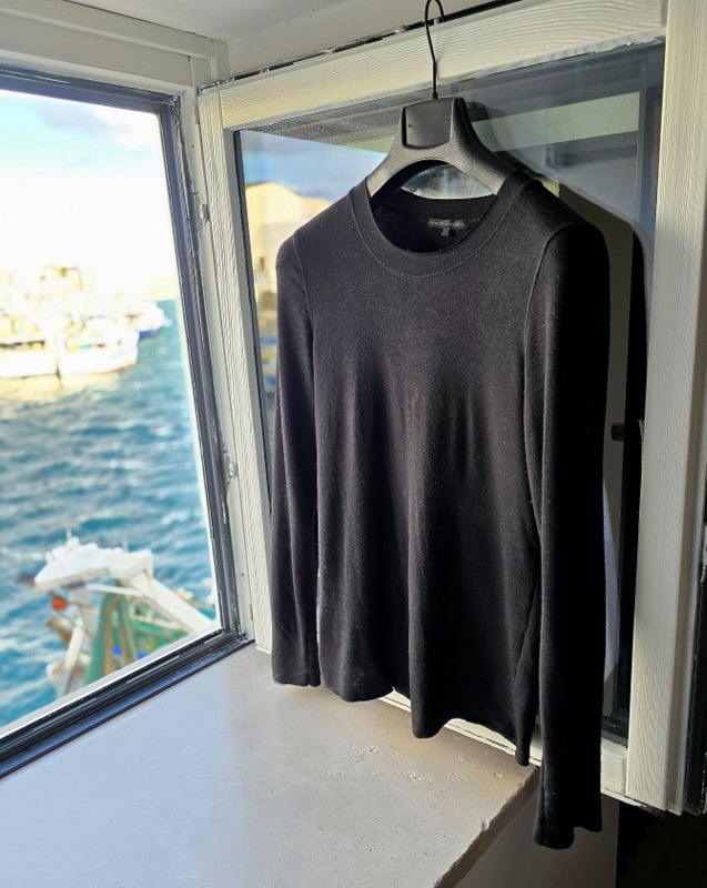 how to pack light and look chic